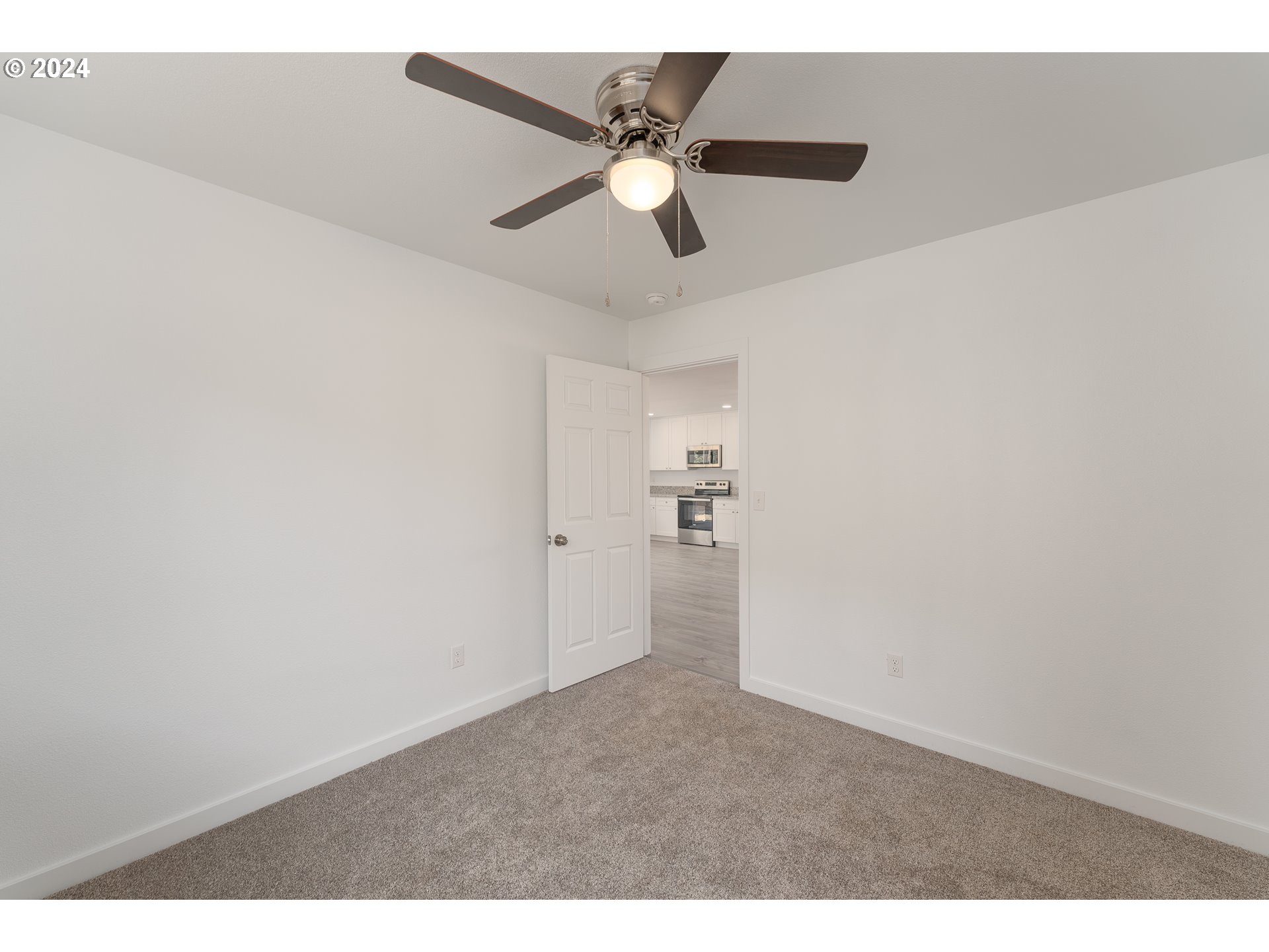 1237 Southeast Washington Avenue Roseburg, OR 97470 - Photo 18 of 28 a view of an empty room