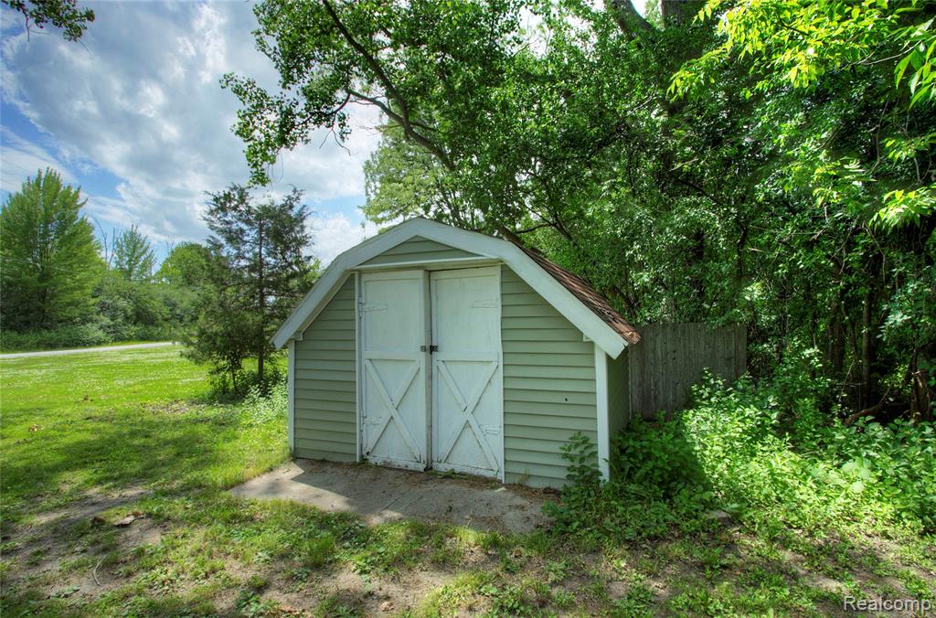 1906 Banner Road Saginaw, MI 48601 - Photo 41 of 44