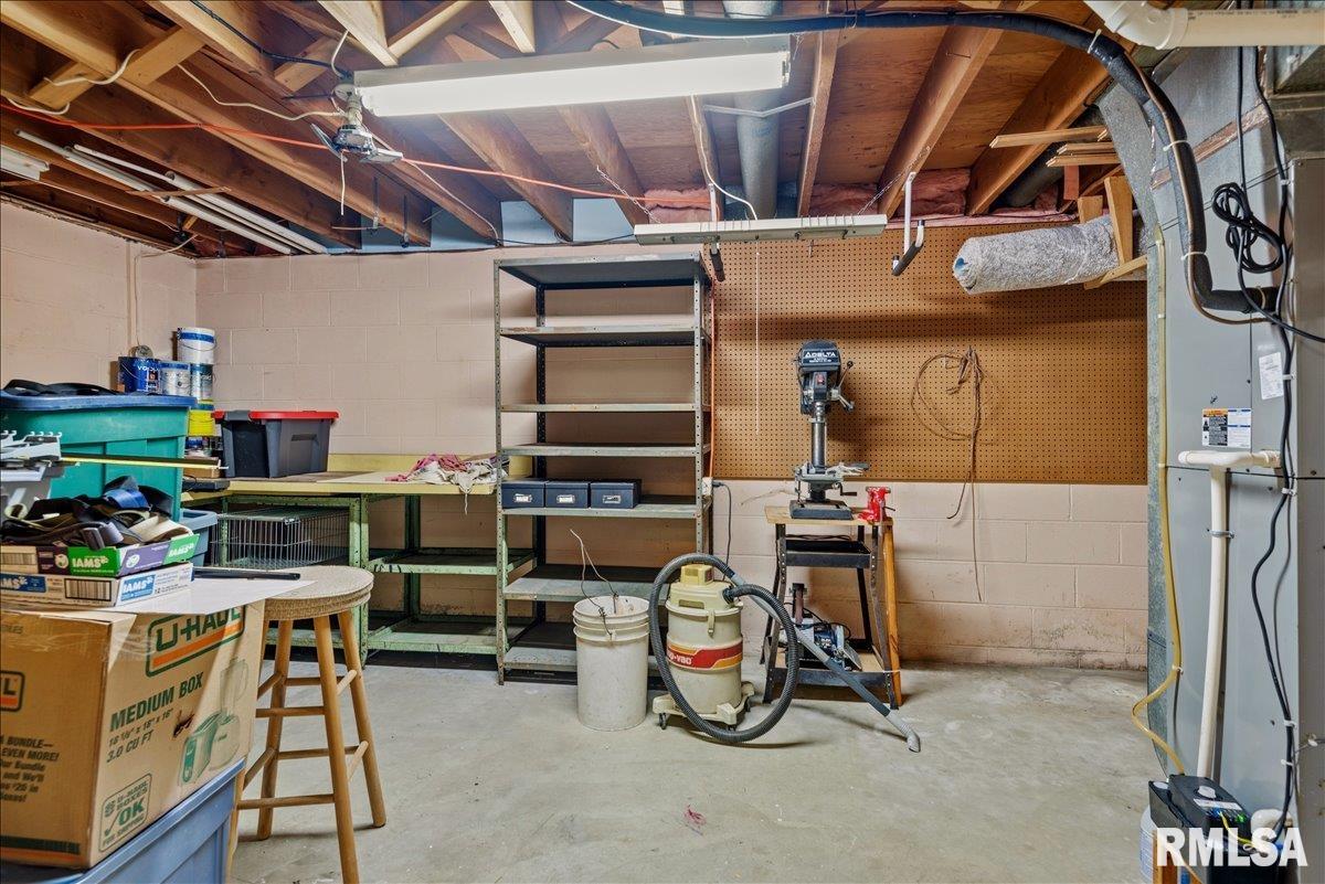 45 Lambert Lane Springfield, IL 62704 - Photo 31 of 39 Gallery Image 31