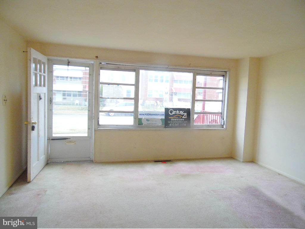 8052 Lansdale Road Baltimore, MD 21224 - Photo 3 of 10 Interior