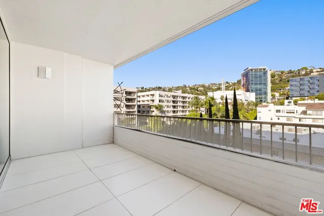 $10,500 | 1100 Alta Loma Road, Unit 1002, West Hollywood, CA 90069