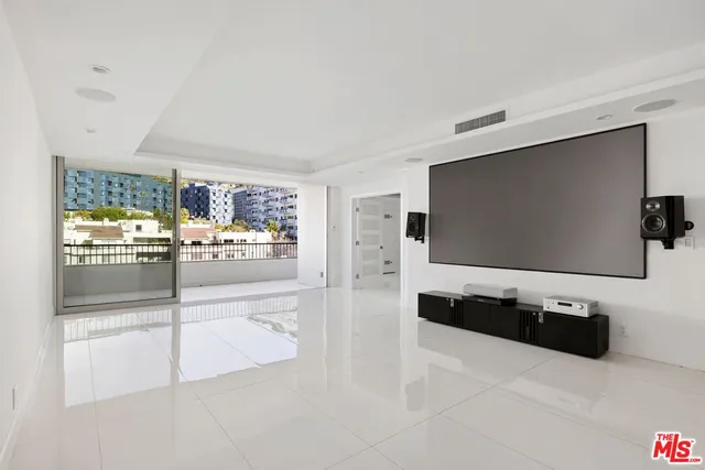 $10,500 | 1100 Alta Loma Road, Unit 1002, West Hollywood, CA 90069