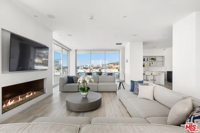 $10,500 | 1100 Alta Loma Road, Unit 1002, West Hollywood, CA 90069