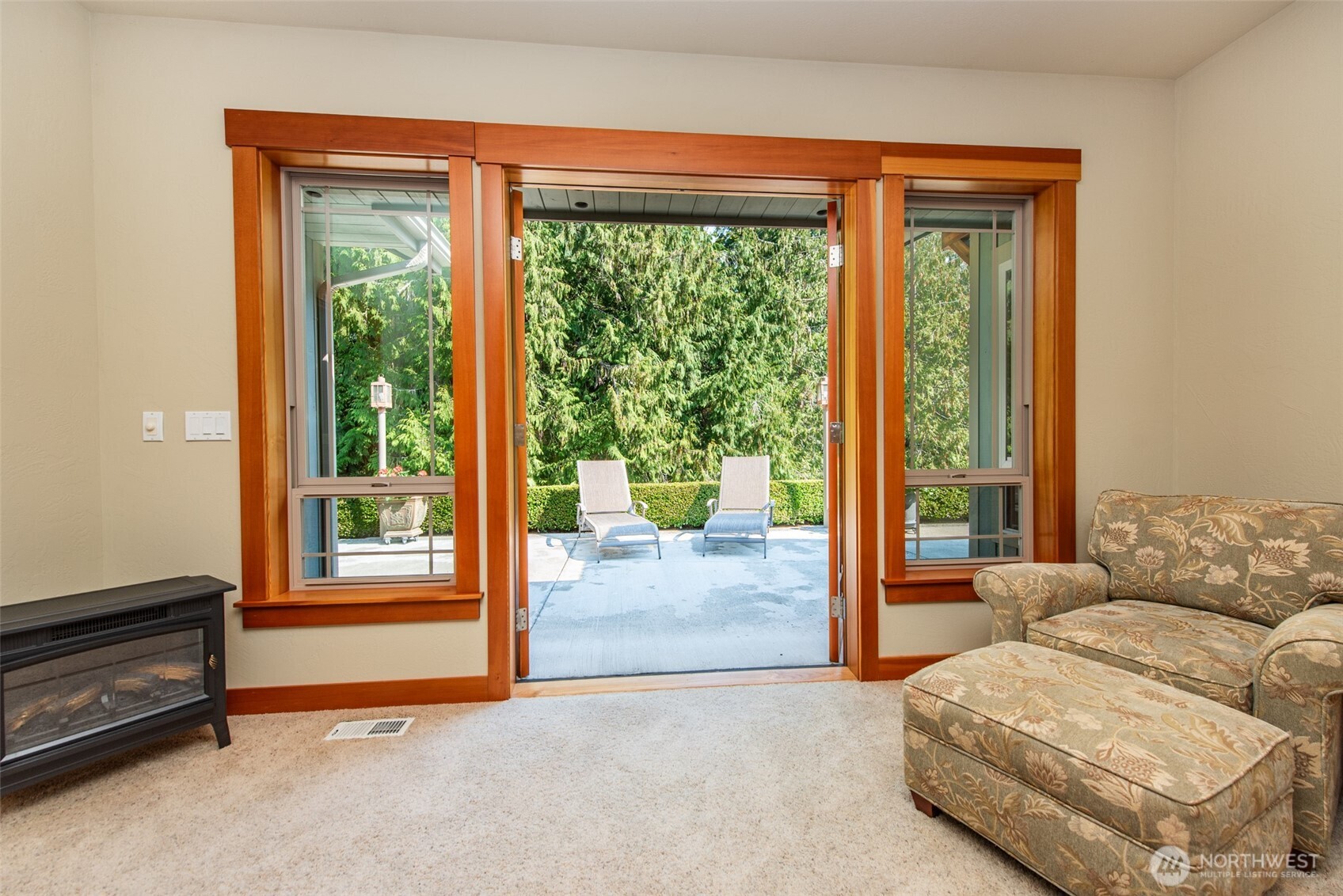 1065 Henry Boyd Road Port Angeles, WA 98362 - Photo 17 of 40 a living room with furniture and a window
