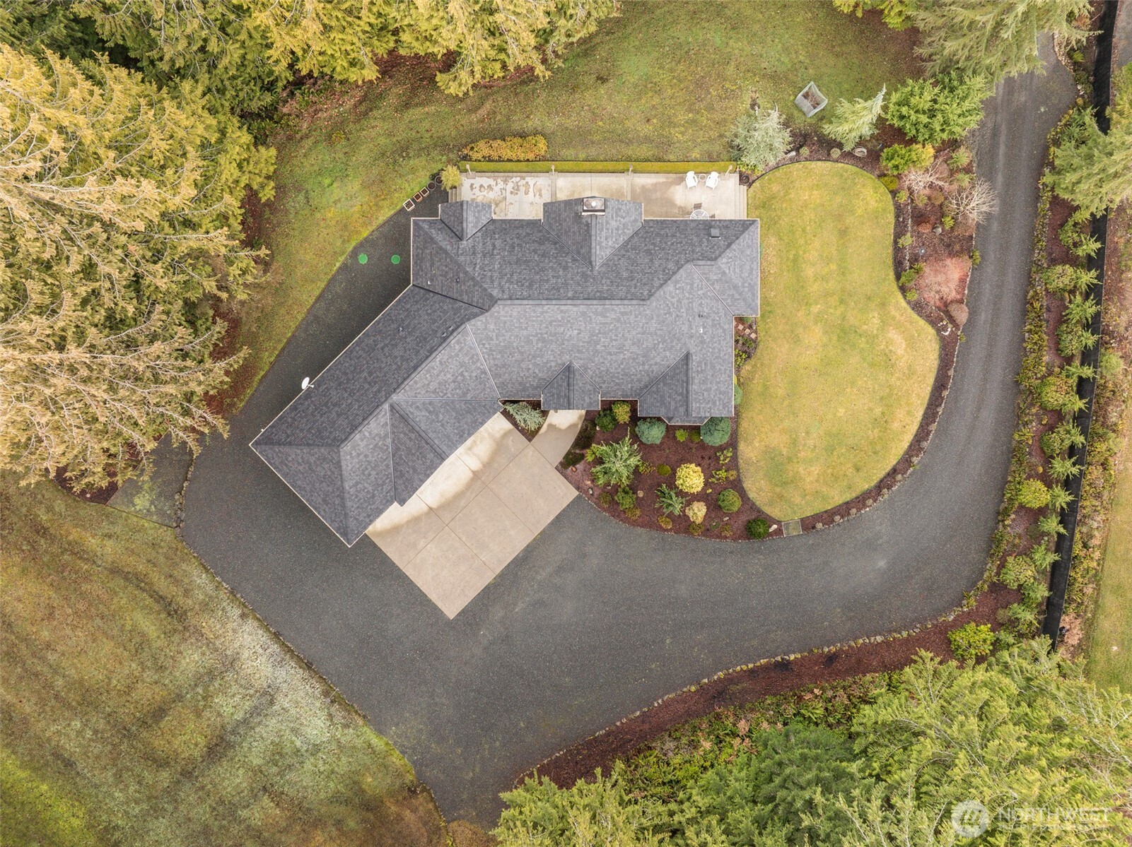 1065 Henry Boyd Road Port Angeles, WA 98362 - Photo 29 of 40 view of a fountain with wooden floor