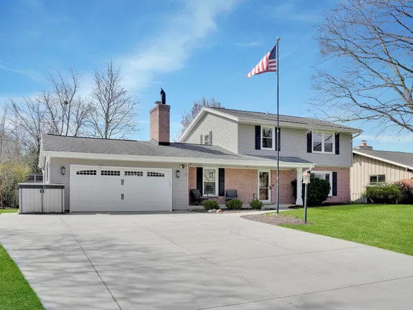 $489,900 | 12915 West Wilbur Drive, New Berlin, WI 53151