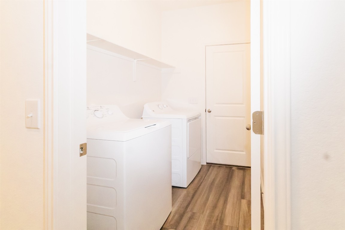 1524 Morris Loop San Marcos, TX 78666 - Photo 17 of 25 a bathroom with a shower