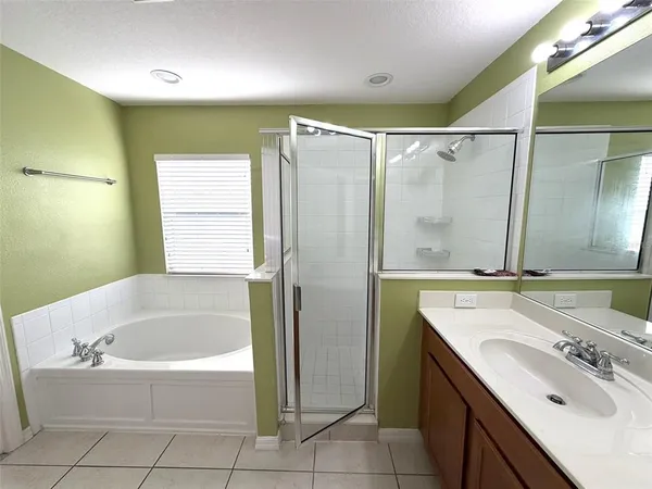 $2,350 | 10922 Savannah Landing Circle, Orlando, FL 32832