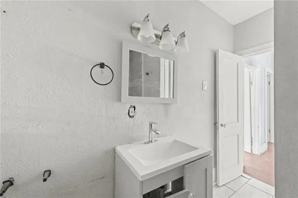 $180,000 | 2951 Victor Street, Kansas City, MO 64128