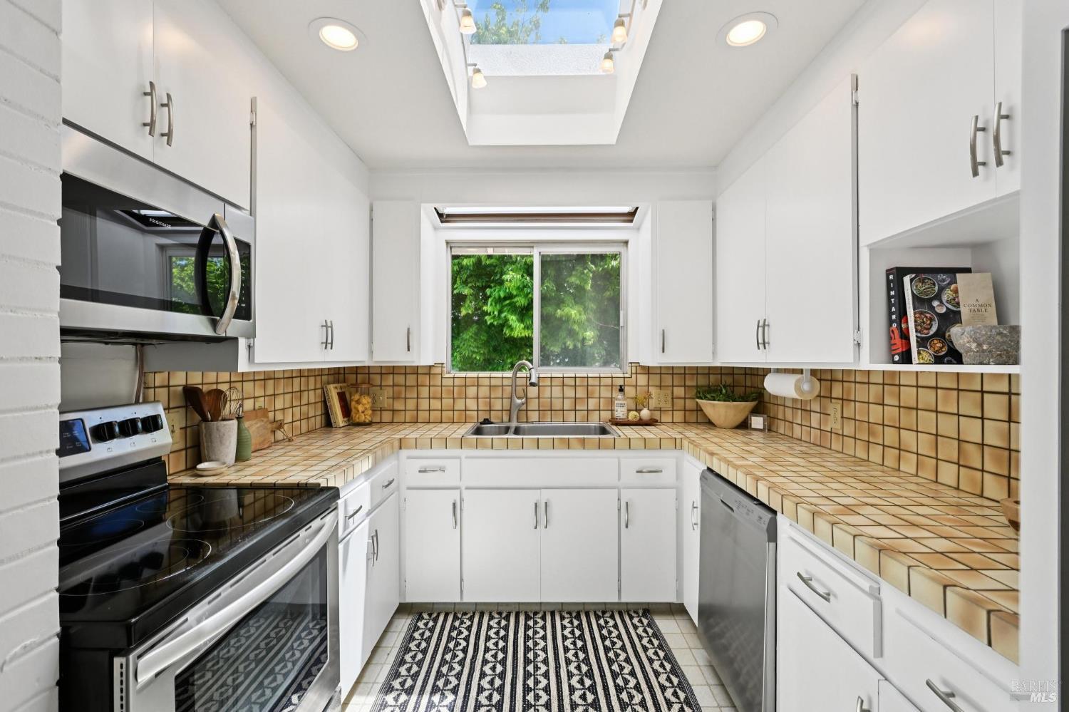 271 Irwin Street San Rafael, CA 94901 - Photo 19 of 43
