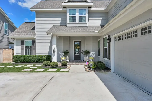 $710,000 | 2333 Goldenglade Drive, Conroe, TX 77384