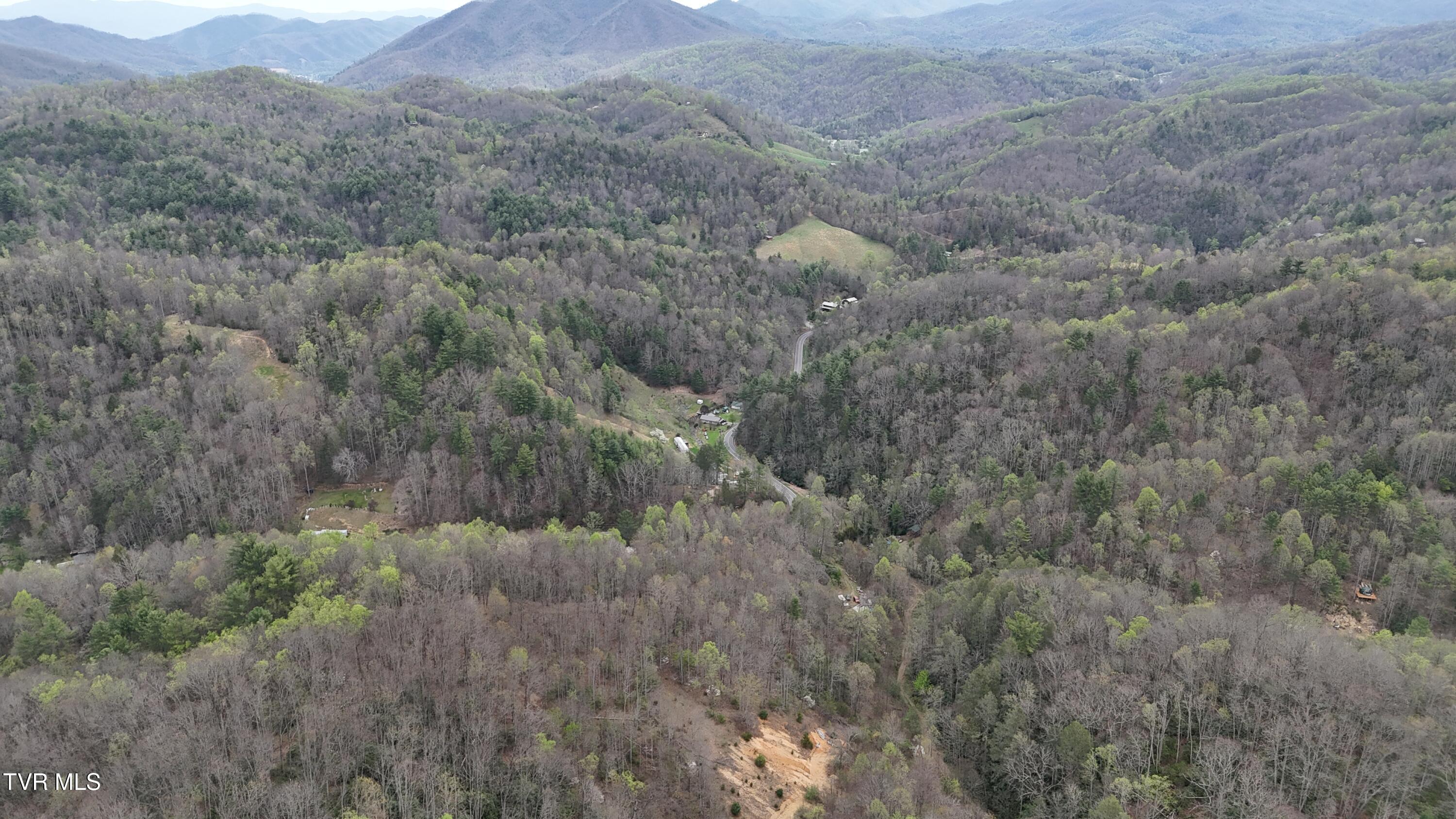 719 Simerly Creek Road Hampton, TN 37658 - Photo 31 of 64 image00031