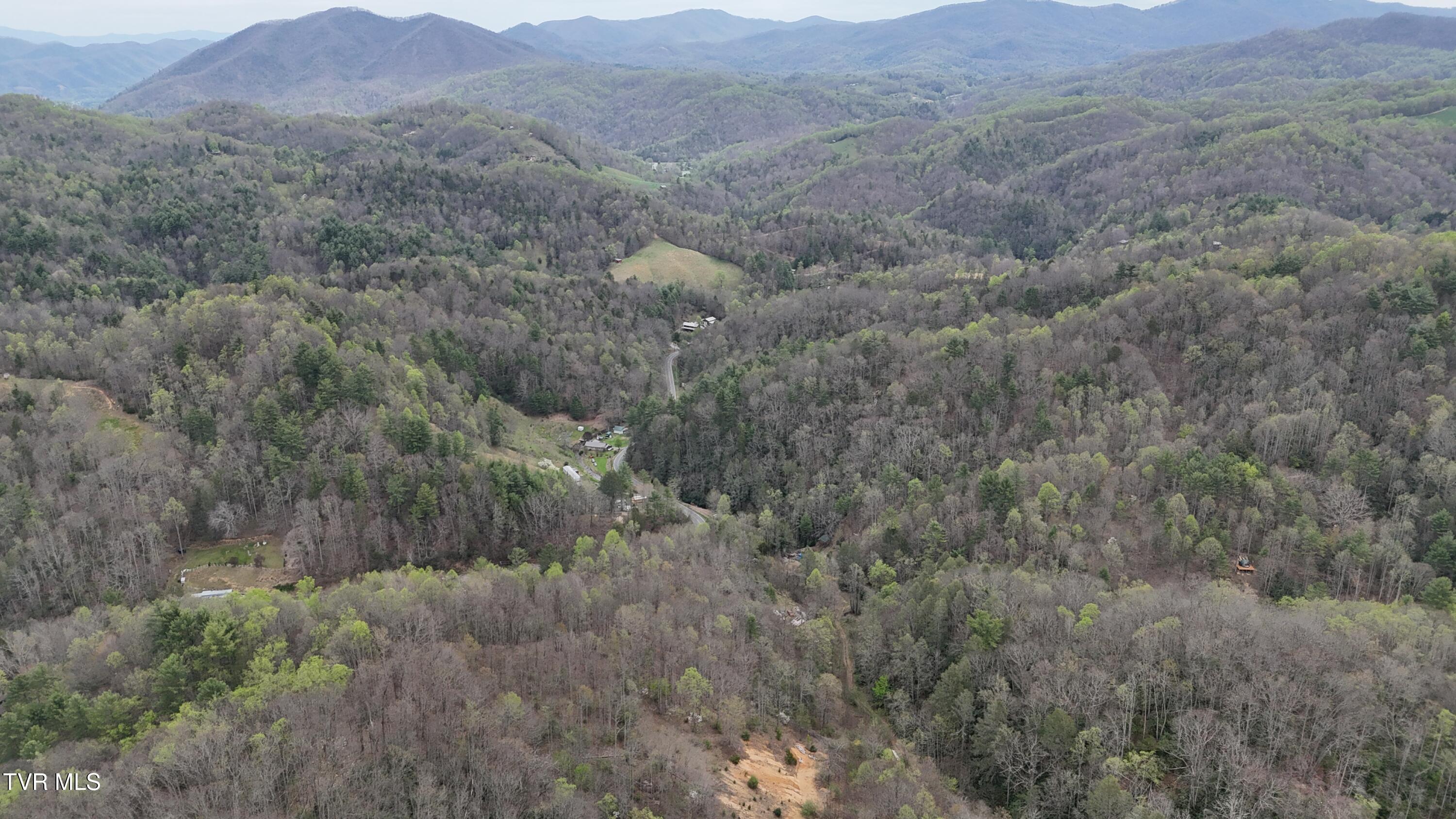 719 Simerly Creek Road Hampton, TN 37658 - Photo 32 of 64 image00032