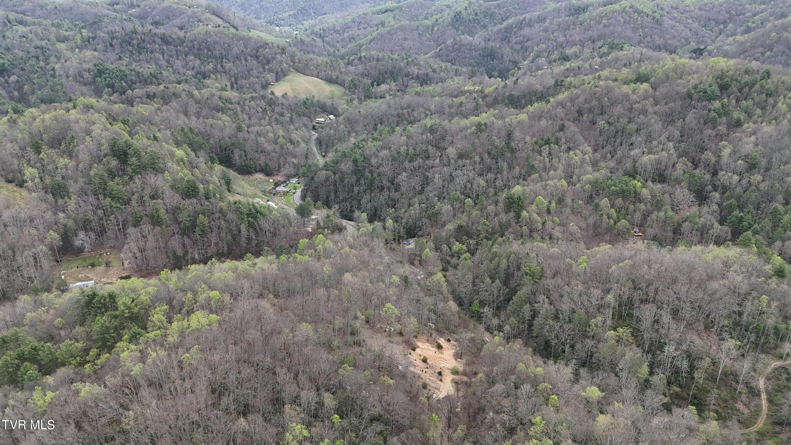 719 Simerly Creek Road Hampton, TN 37658 - Photo 33 of 64 image00033