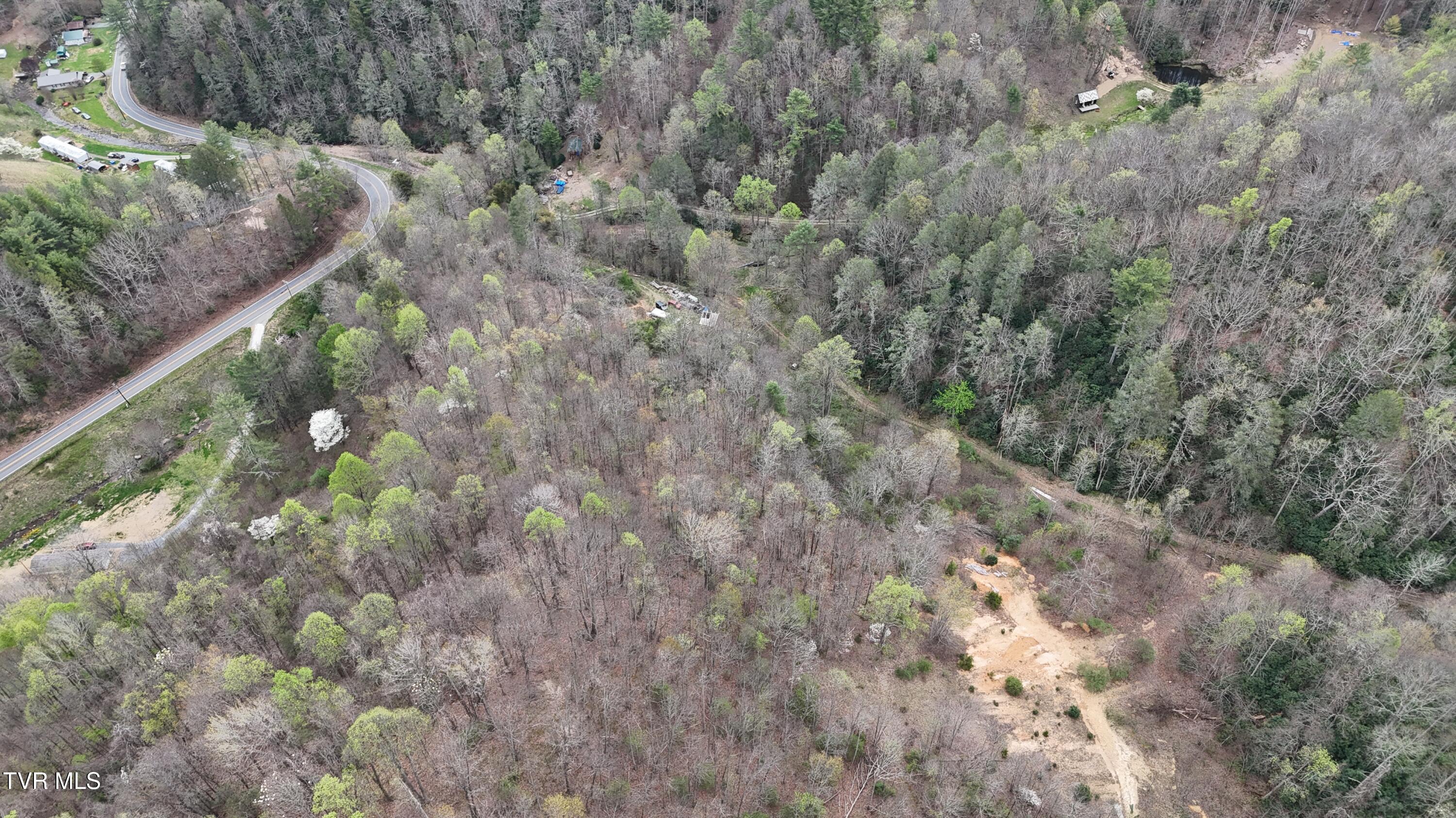 719 Simerly Creek Road Hampton, TN 37658 - Photo 39 of 64 image00039