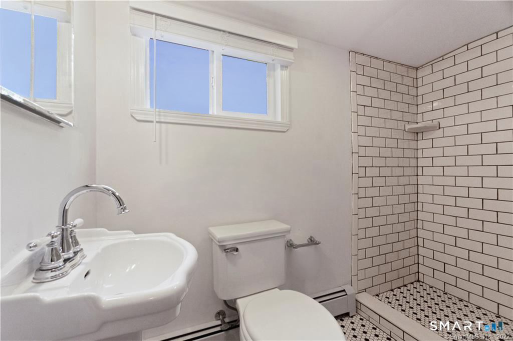 410 Pumpkin Hill Road Ledyard, CT 06339 - Photo 19 of 25 2nd floor