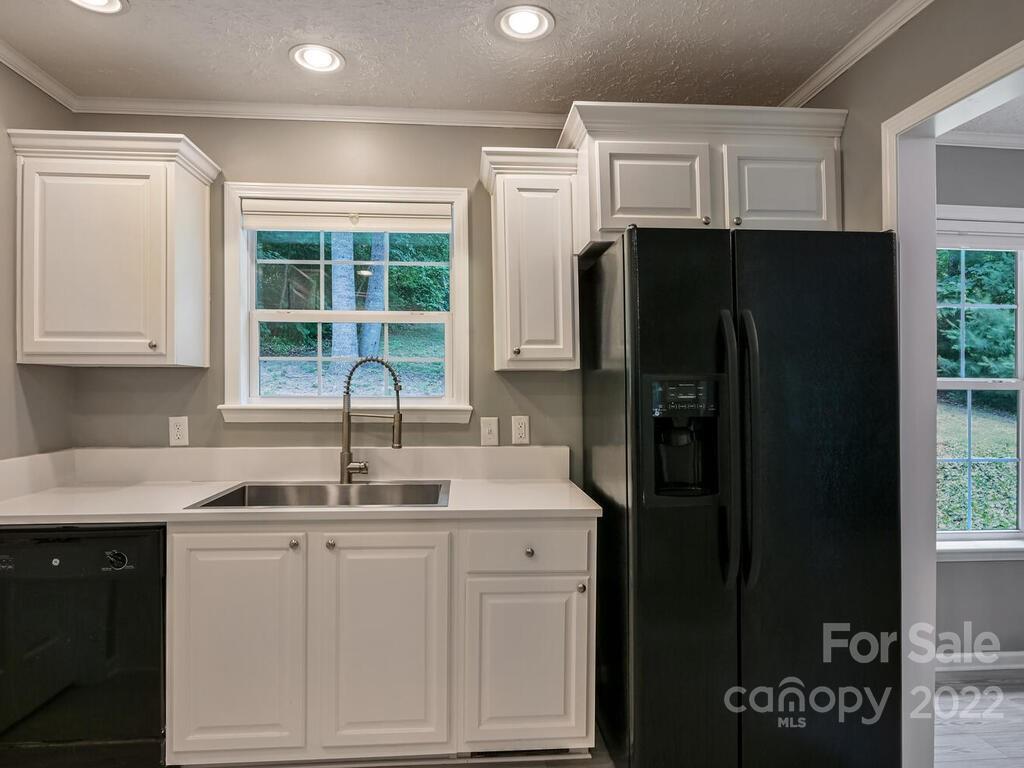 147 Church Road Fairview, NC 28730 - Photo 12 of 27 Gallery Image 12
