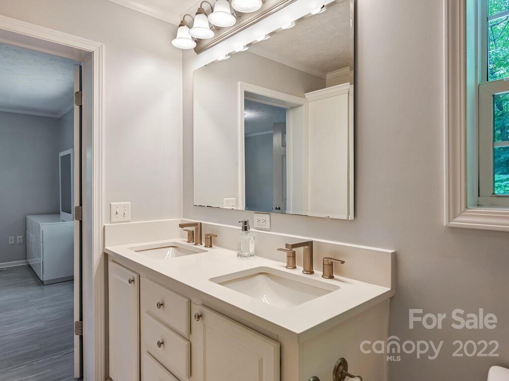 147 Church Road Fairview, NC 28730 - Photo 20 of 27 Gallery Image 20