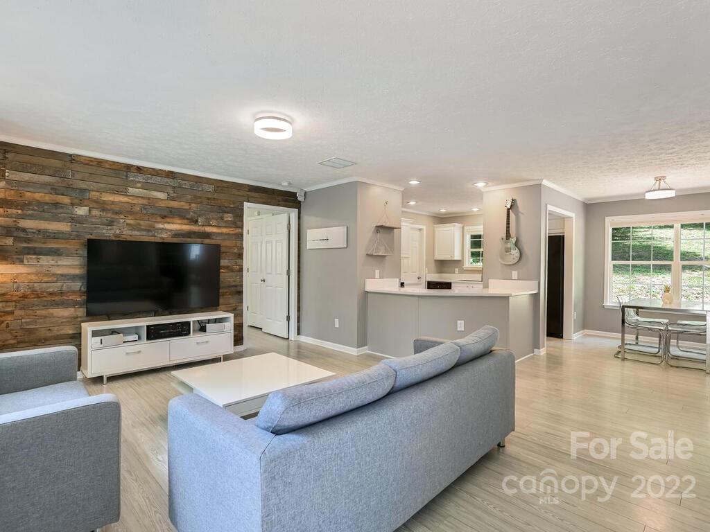 147 Church Road Fairview, NC 28730 - Photo 4 of 27 Gallery Image 4
