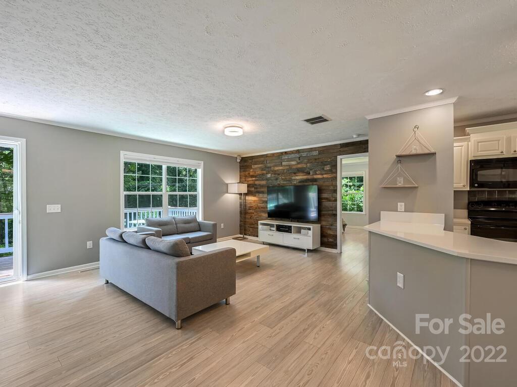 147 Church Road Fairview, NC 28730 - Photo 5 of 27 Gallery Image 5