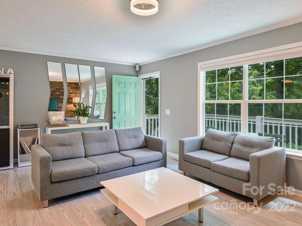 147 Church Road Fairview, NC 28730 - Photo 7 of 27 Gallery Image 7