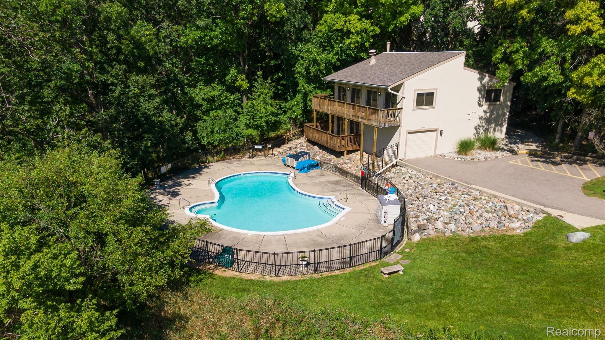 1673 Riverside Drive, Unit 4 Rochester, MI 48309 - Photo 21 of 23 Pool 2.jpg