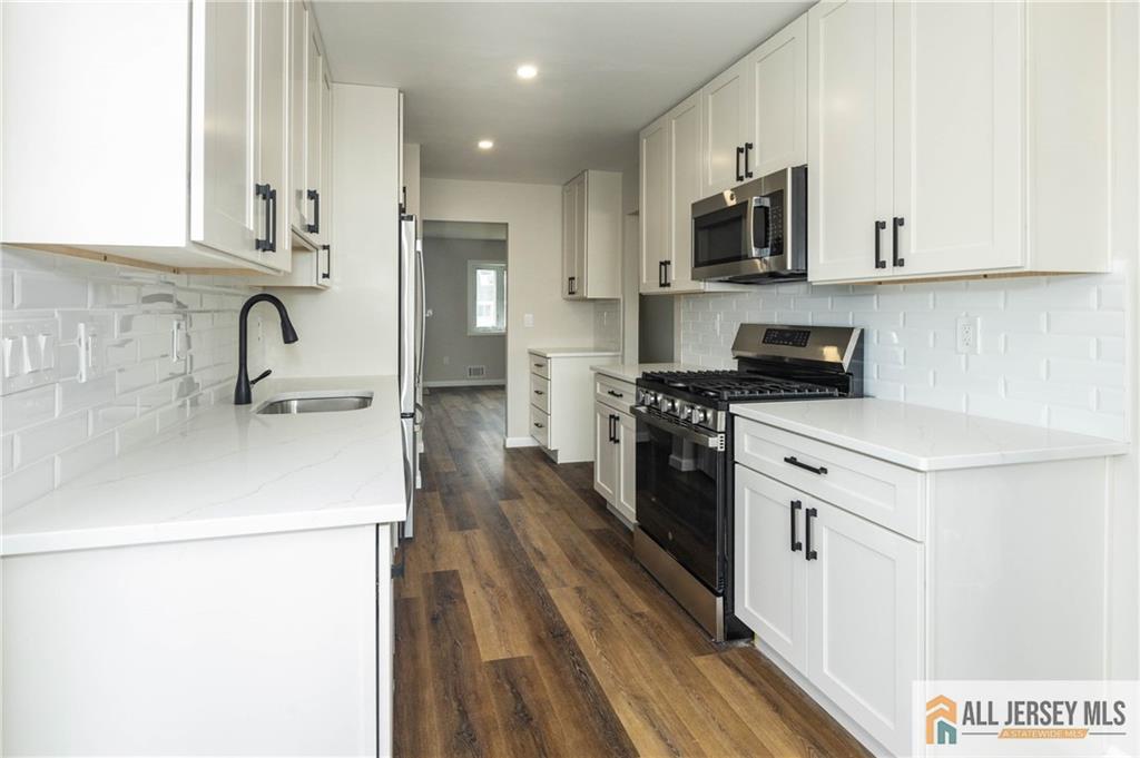 197 McFarlane Road Colonia, NJ 07067 - Photo 6 of 40