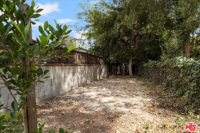 $1,899,000 | 4544 Talofa Avenue, Toluca Lake, CA 91602