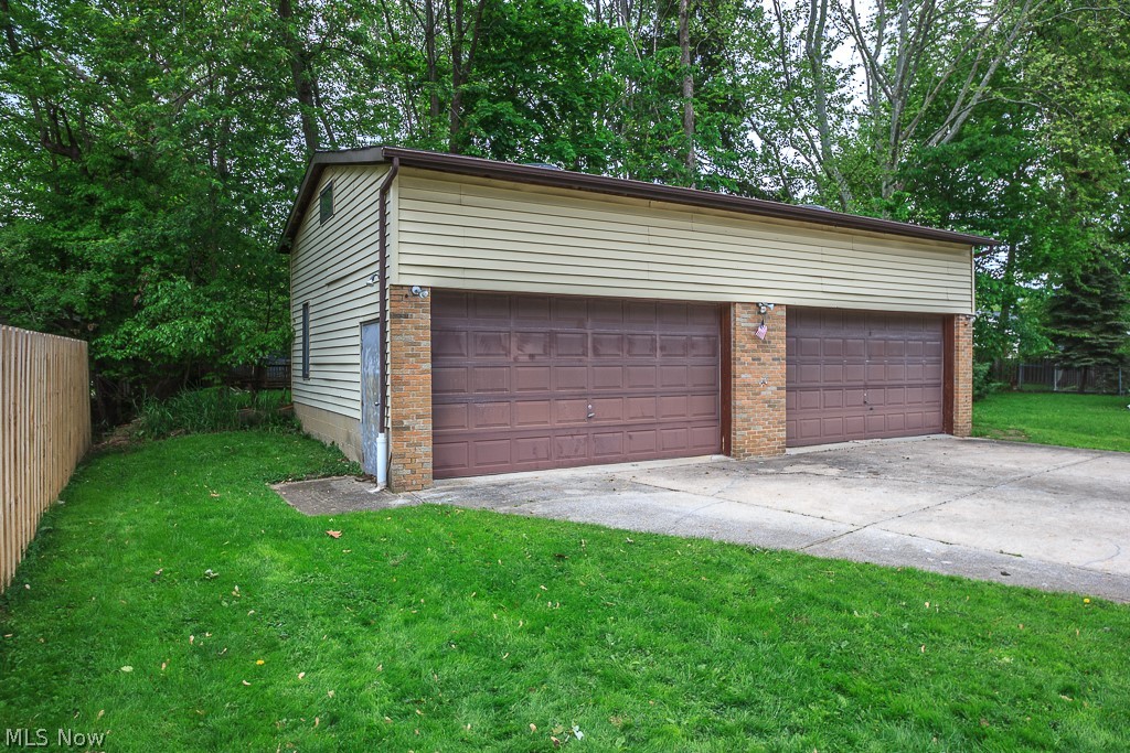 1700 Lyndhurst Road Lyndhurst, OH 44124 - Photo 34 of 35