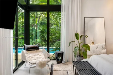$4,599,000 | 5225 La Gorce Drive, Miami Beach, FL 33140