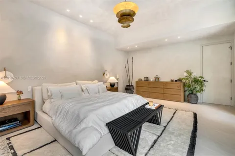 $4,599,000 | 5225 La Gorce Drive, Miami Beach, FL 33140