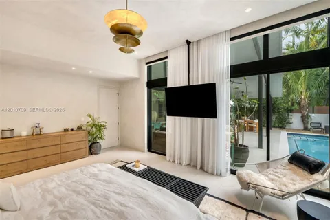 $4,599,000 | 5225 La Gorce Drive, Miami Beach, FL 33140