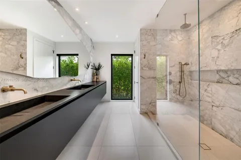 $4,599,000 | 5225 La Gorce Drive, Miami Beach, FL 33140