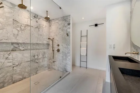 $4,599,000 | 5225 La Gorce Drive, Miami Beach, FL 33140