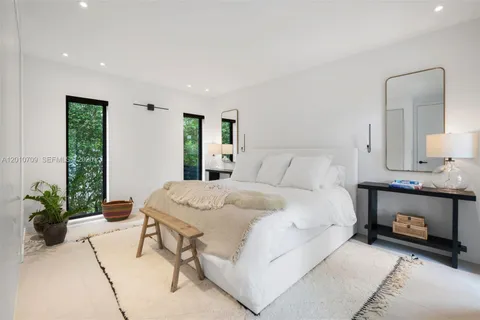 $4,599,000 | 5225 La Gorce Drive, Miami Beach, FL 33140