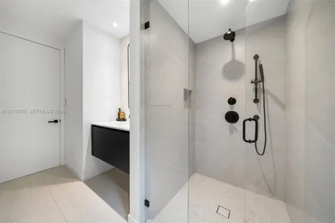 $4,599,000 | 5225 La Gorce Drive, Miami Beach, FL 33140