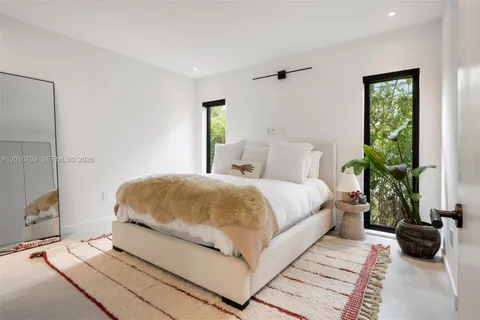 $4,599,000 | 5225 La Gorce Drive, Miami Beach, FL 33140