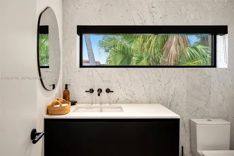 $4,599,000 | 5225 La Gorce Drive, Miami Beach, FL 33140