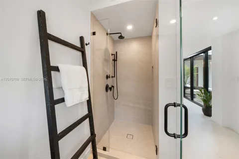 $4,599,000 | 5225 La Gorce Drive, Miami Beach, FL 33140