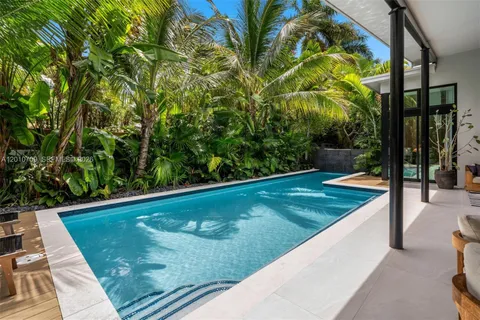 $4,599,000 | 5225 La Gorce Drive, Miami Beach, FL 33140
