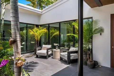 $4,599,000 | 5225 La Gorce Drive, Miami Beach, FL 33140