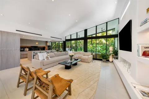 $4,599,000 | 5225 La Gorce Drive, Miami Beach, FL 33140