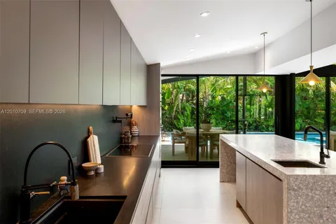 $4,599,000 | 5225 La Gorce Drive, Miami Beach, FL 33140