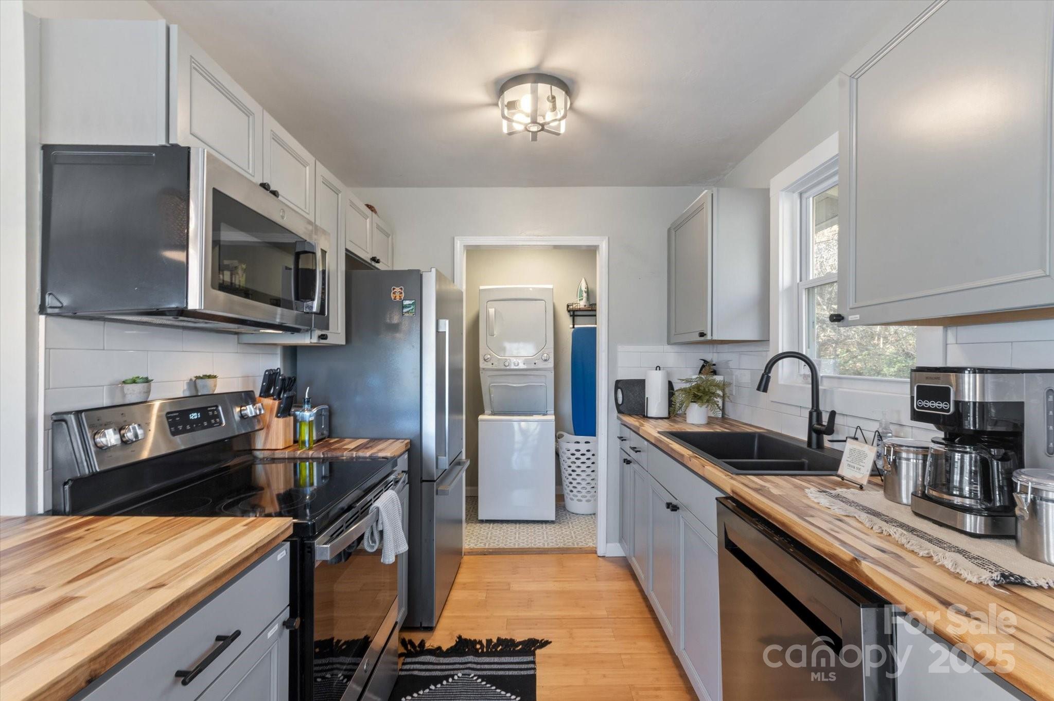 529 Bailey Road Asheville, NC 28806 - Photo 12 of 34