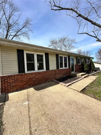 $215,000 | 409 Hawthorne Drive, Union, MO 63084