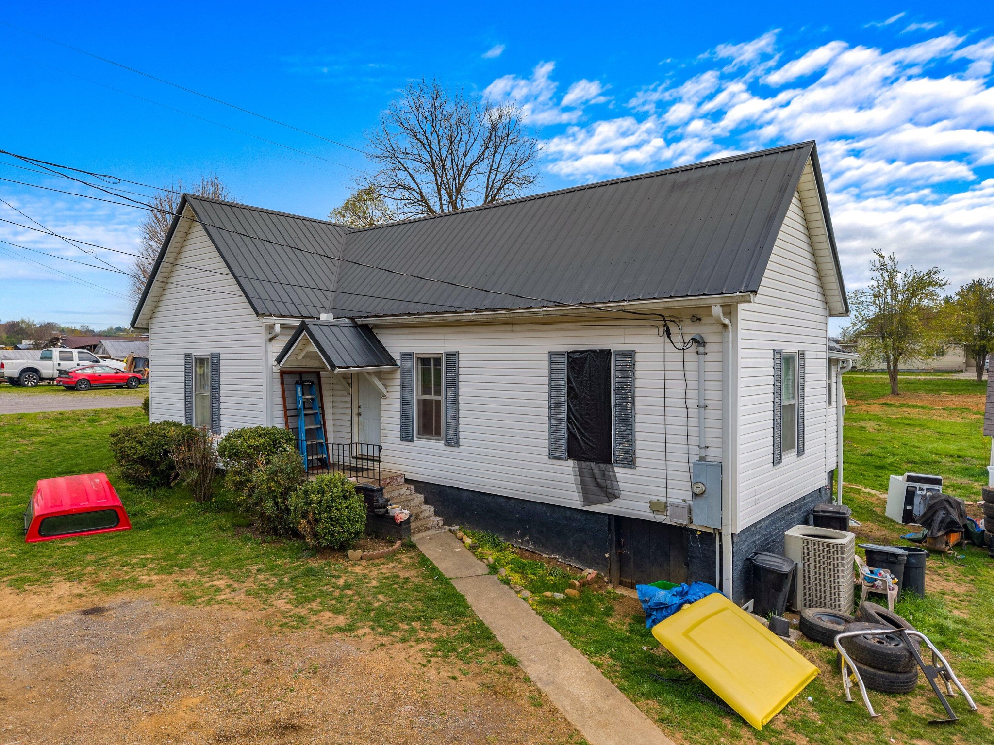 1023 Hunter Road Talbott, TN 37877 - Photo 15 of 17 a view of a house with backyard
