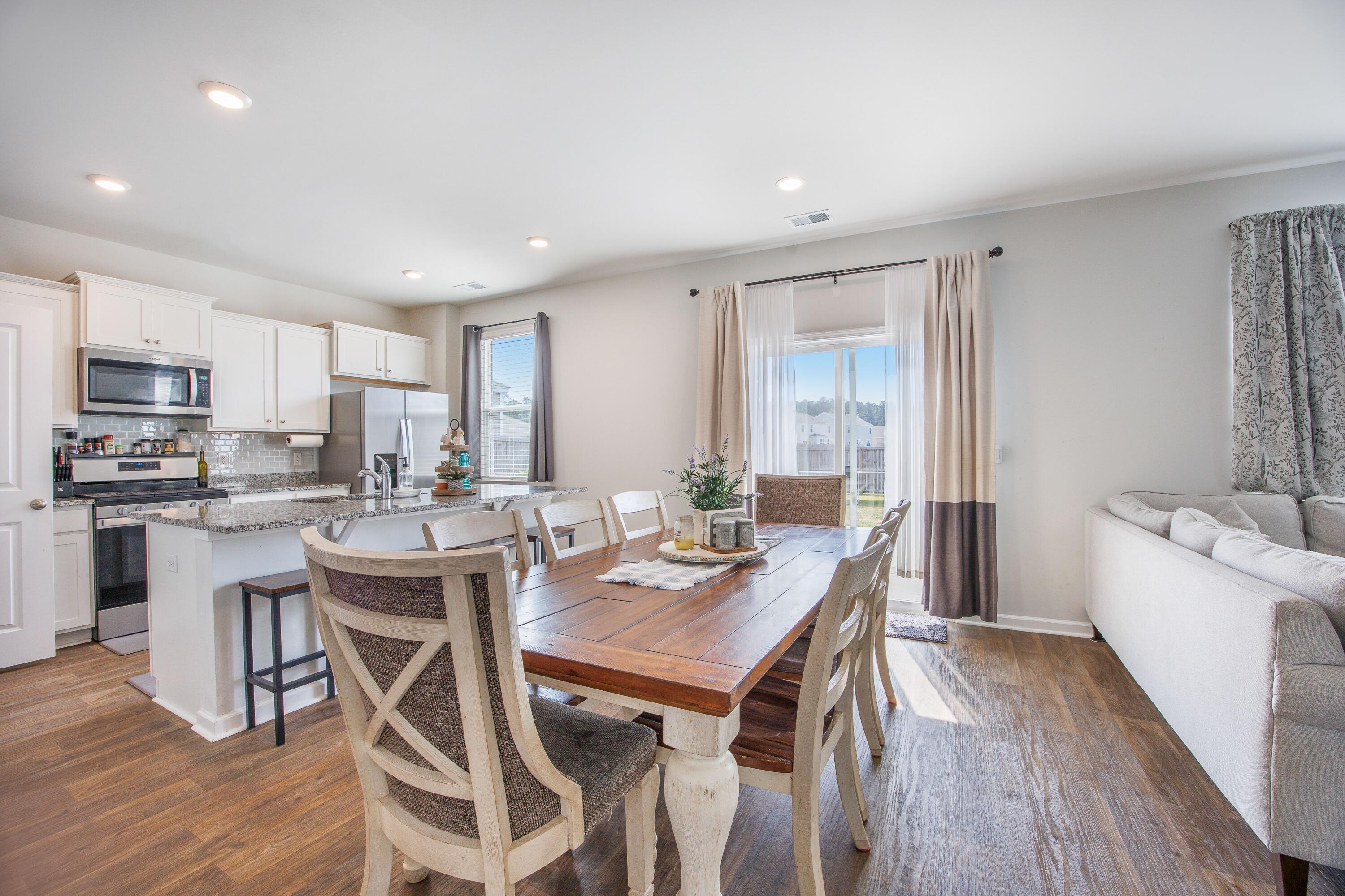 364 Lk Rdg Boulevard Summerville, SC 29486 - Photo 14 of 29 Barclay Media Co-16