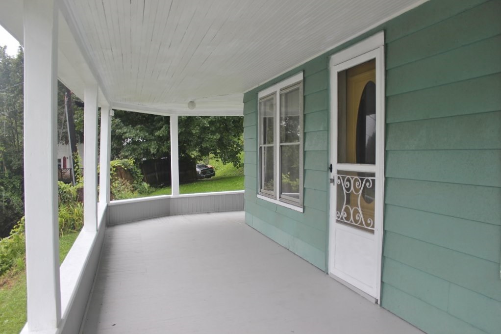 11 Sioux Drive Springfield, VT 05156 - Photo 2 of 18