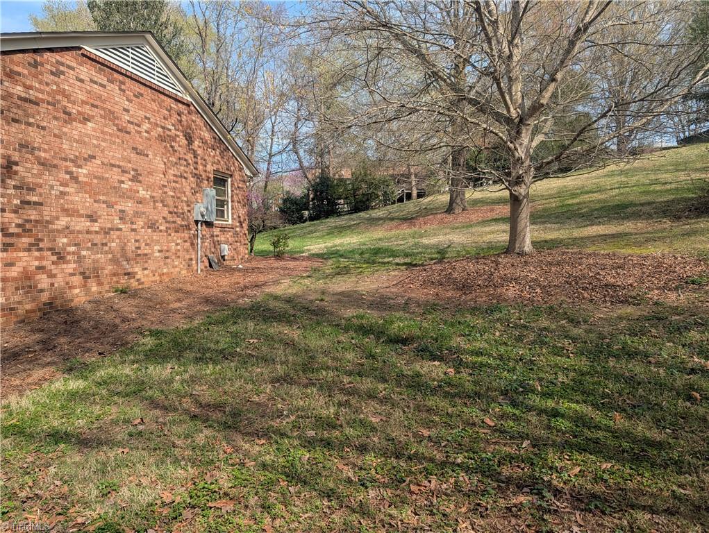 4661 Kinnamon Road Winston-Salem, NC 27103 - Photo 2 of 26