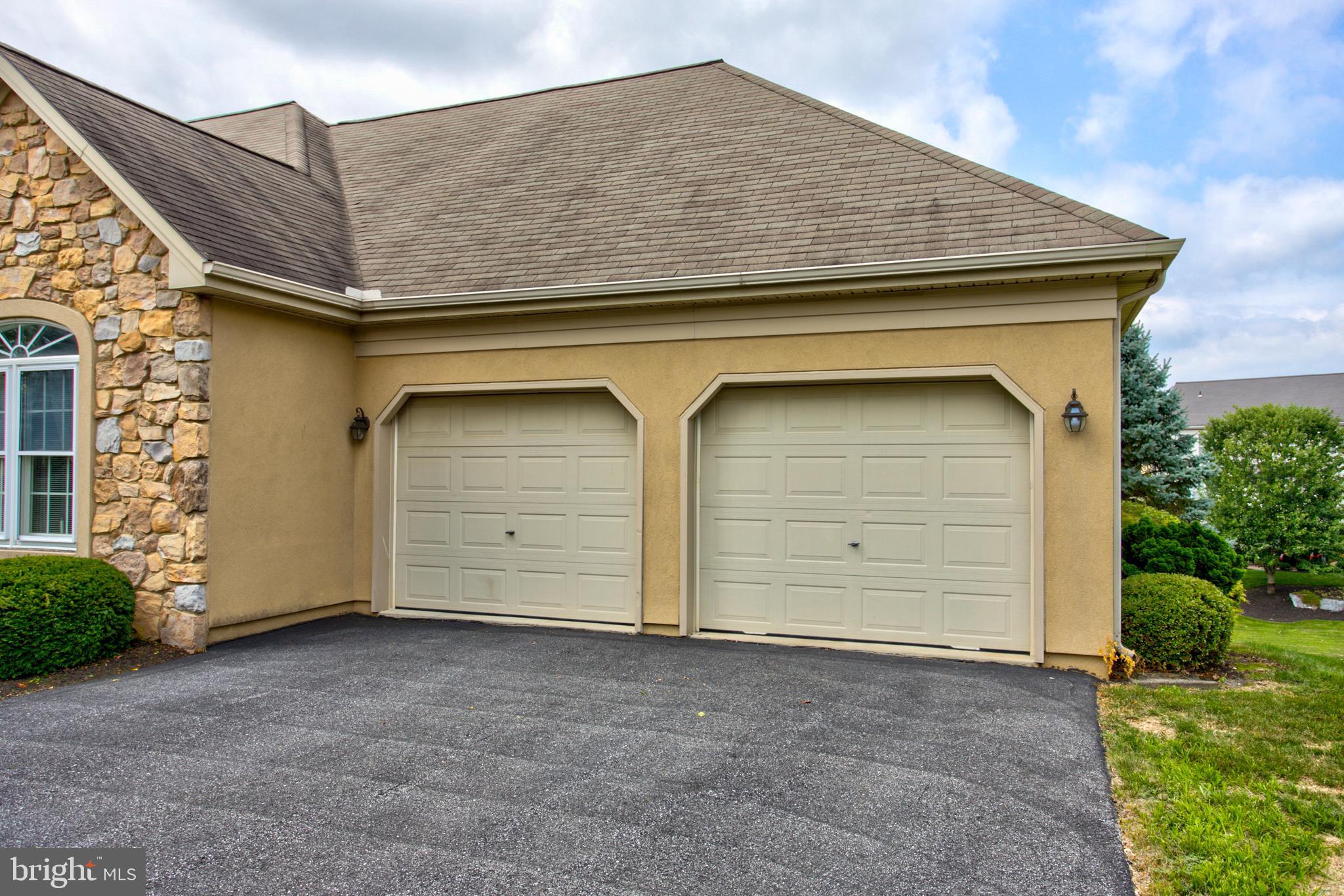 15 Marie Drive Lititz, PA 17543 - Photo 2 of 49